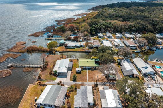 The Harbor Waterfront Resort MHP in Lake Wales FL (30 of 289)