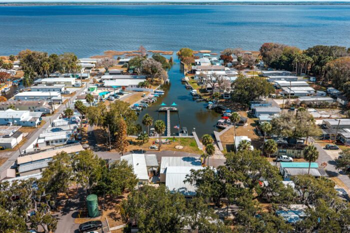 The Harbor Waterfront Resort MHP in Lake Wales FL (65 of 289)