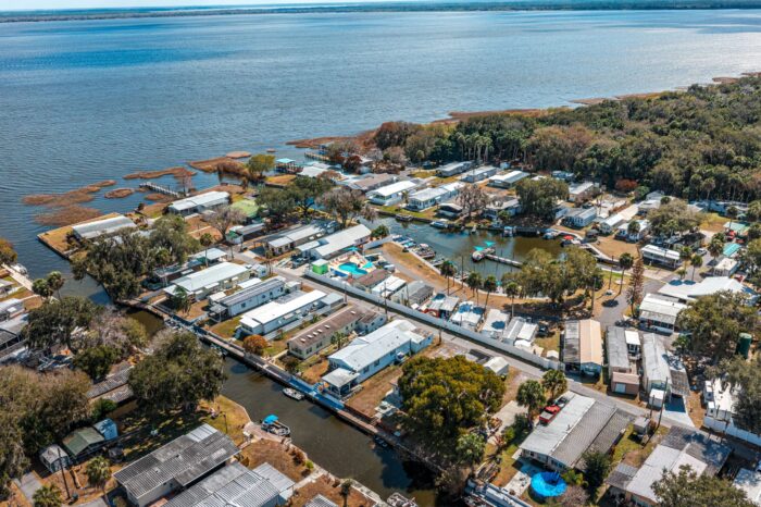 The Harbor Waterfront Resort MHP in Lake Wales FL (67 of 289)